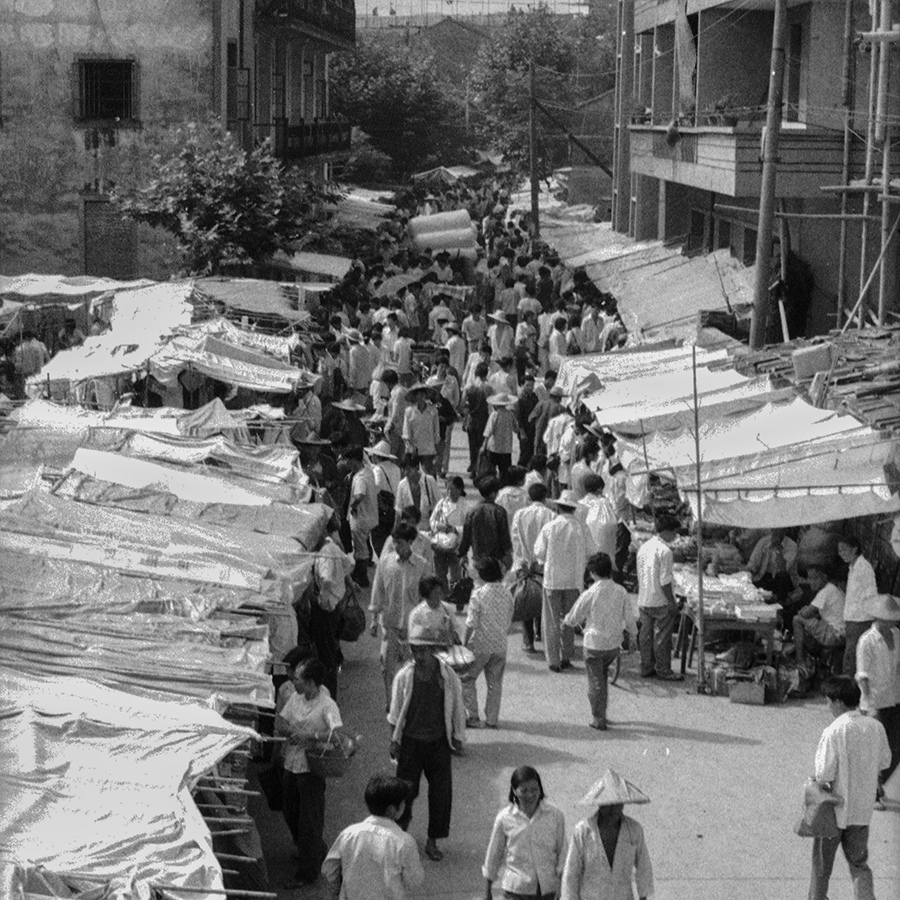 005第一個小百貨市場1982年于稠城鎮(zhèn)湖門.jpg