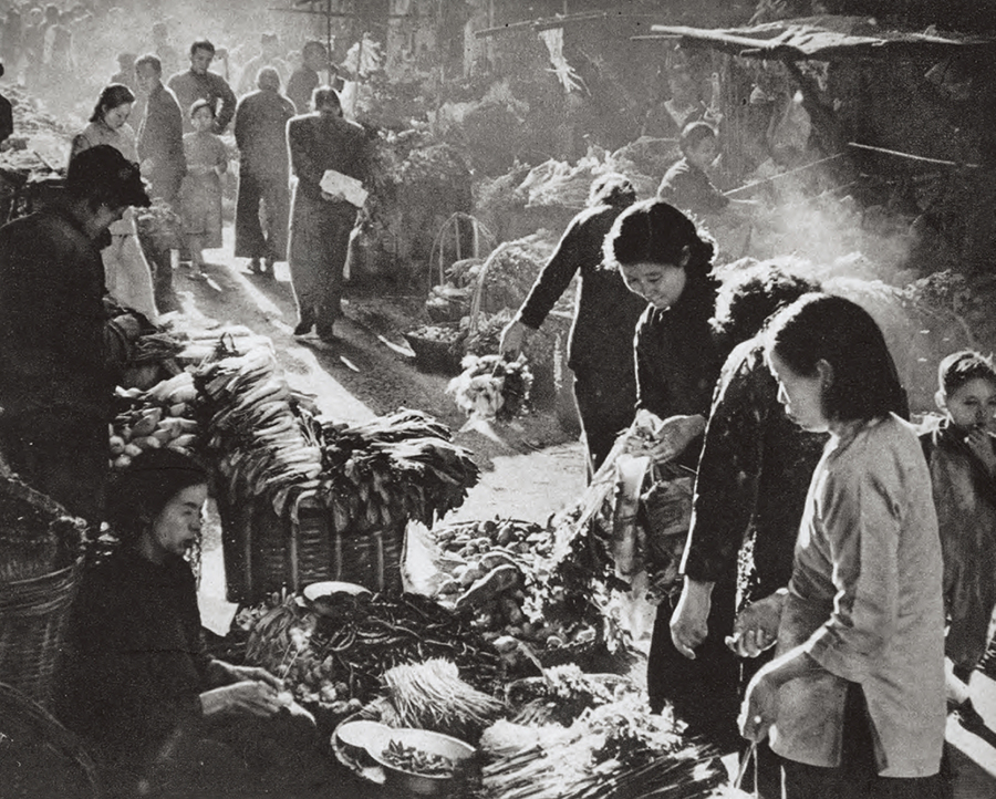 菜場，麥烽 發(fā)表于《中國攝影》1957年2期.jpg