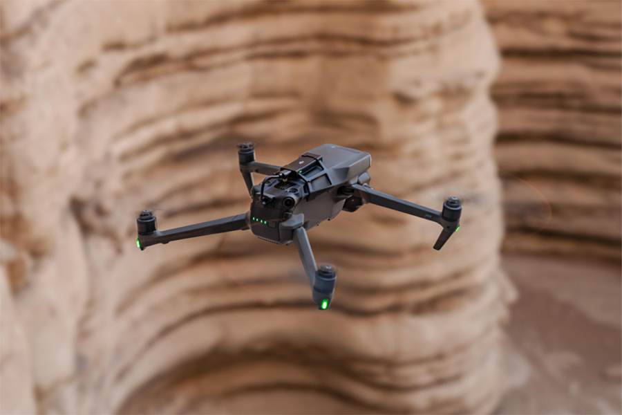 【新聞稿】大疆發(fā)布首款三攝航拍無(wú)人機(jī)DJI Mavic 3 Pro，航拍正式進(jìn)入多焦段時(shí)代1679 拷貝.jpg