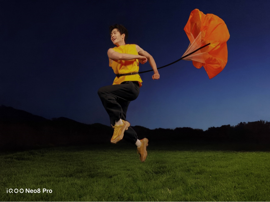 【iQOO新聞】“更強(qiáng)更Pro”iQOO Neo8系列登場(chǎng) 首銷售價(jià)2299元起1619 拷貝.jpg