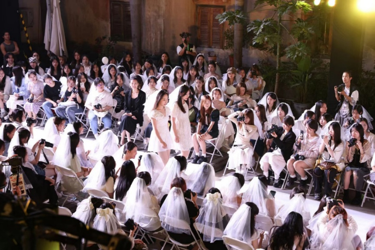【新聞稿】嶼見白紗，遇見自己 “佳能PhotoGirls嶼見白紗”攝影派對玩轉(zhuǎn)海島426 拷貝.jpg