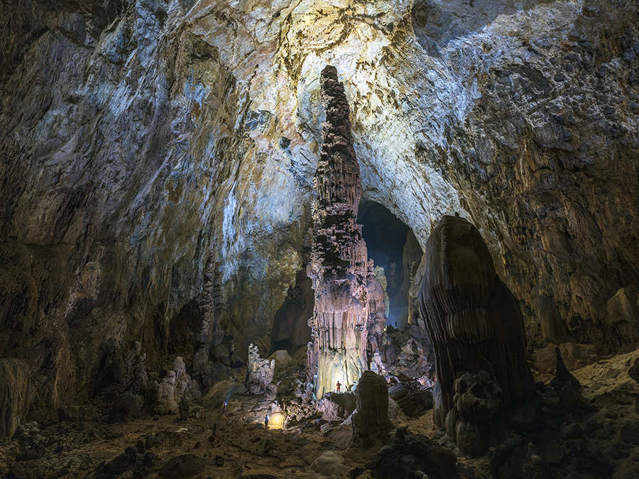 世界最高的大石筍，72.6米（廣西鳳山-玉龍洞）李晉攝影 GFX100S GF20-35mm 13321762606.jpg