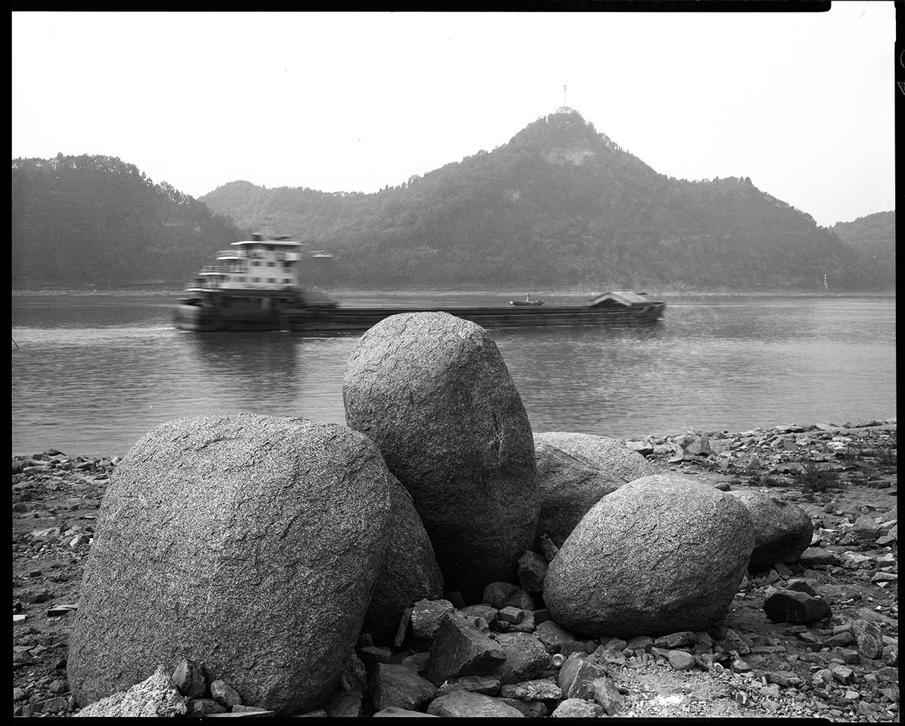 016三峽消落帶----山與水的對(duì)話系列之一（磨基山） 2019年，8X10inch .jpg